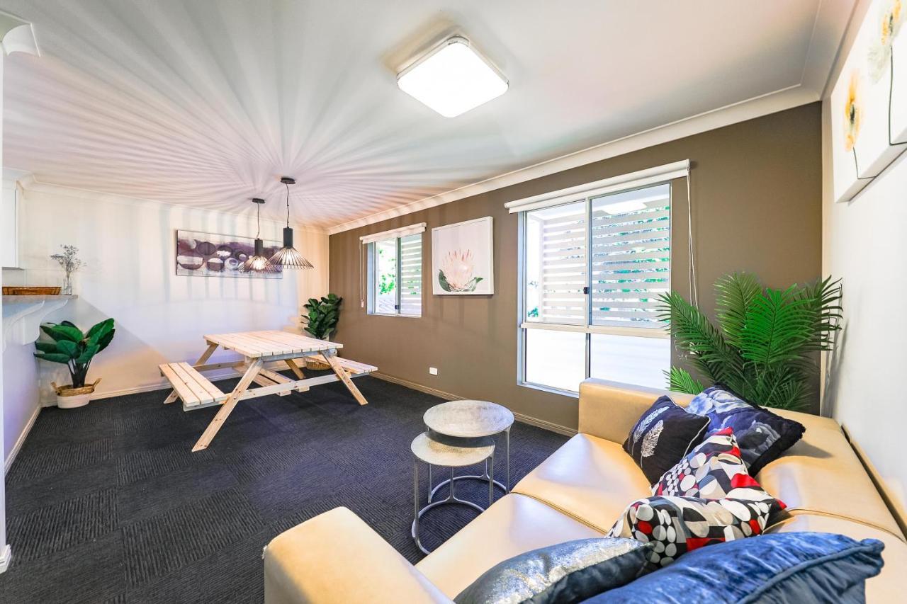 Calamvale Business Or Holiday Like Home Brisbane Exterior photo